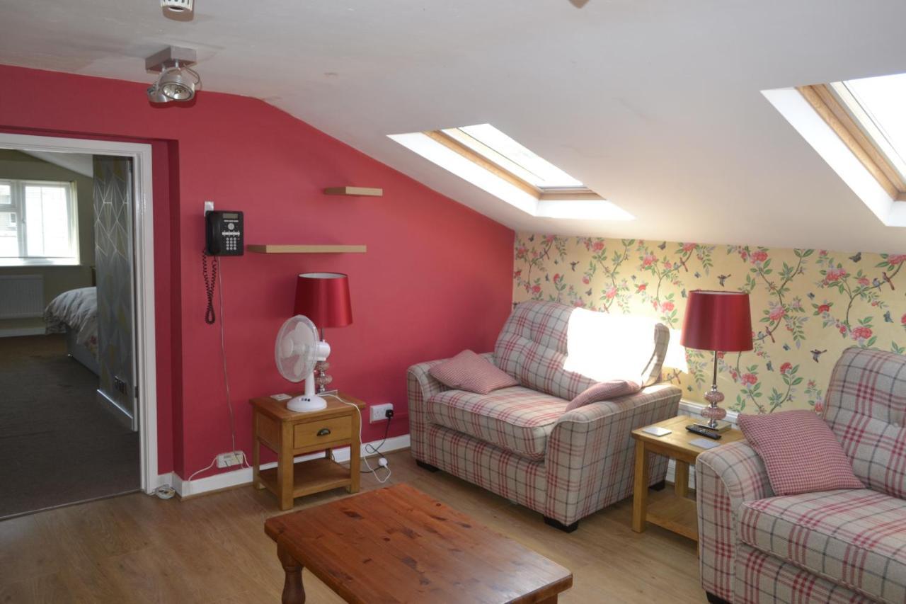 The Lawns Tea Room And B&B Ashcott Exterior photo