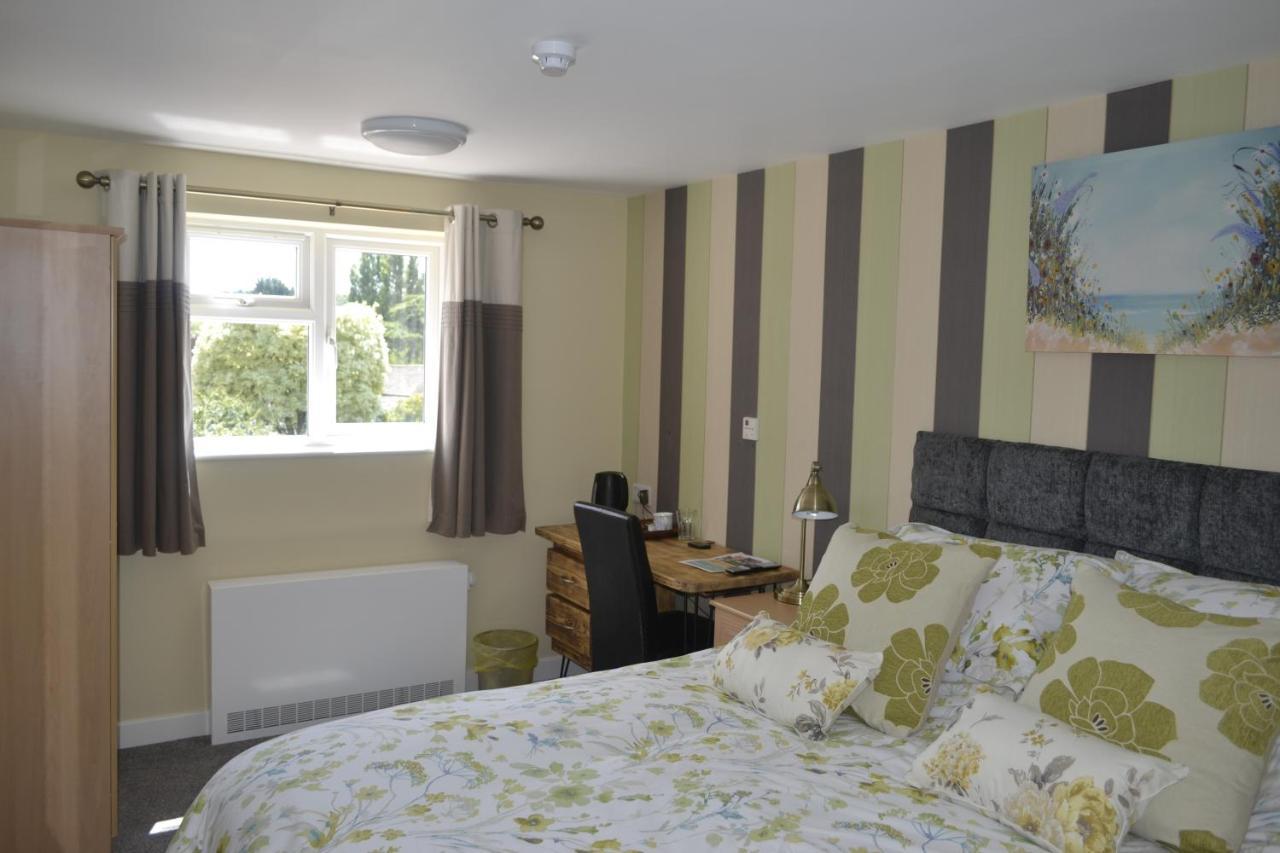 The Lawns Tea Room And B&B Ashcott Exterior photo
