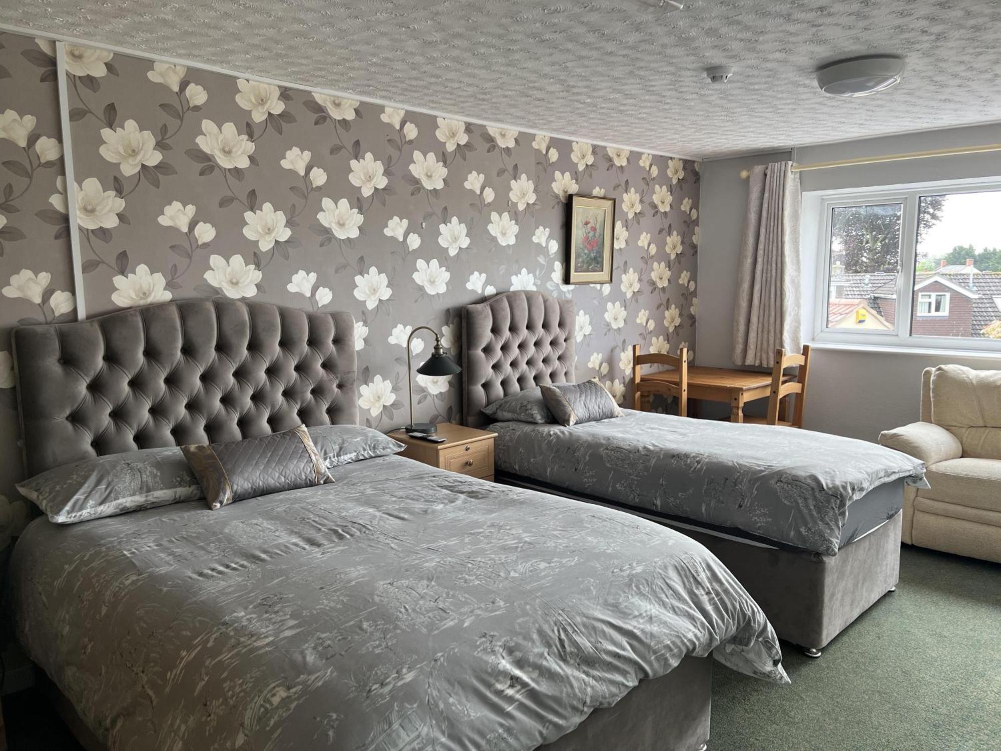 The Lawns Tea Room And B&B Ashcott Room photo